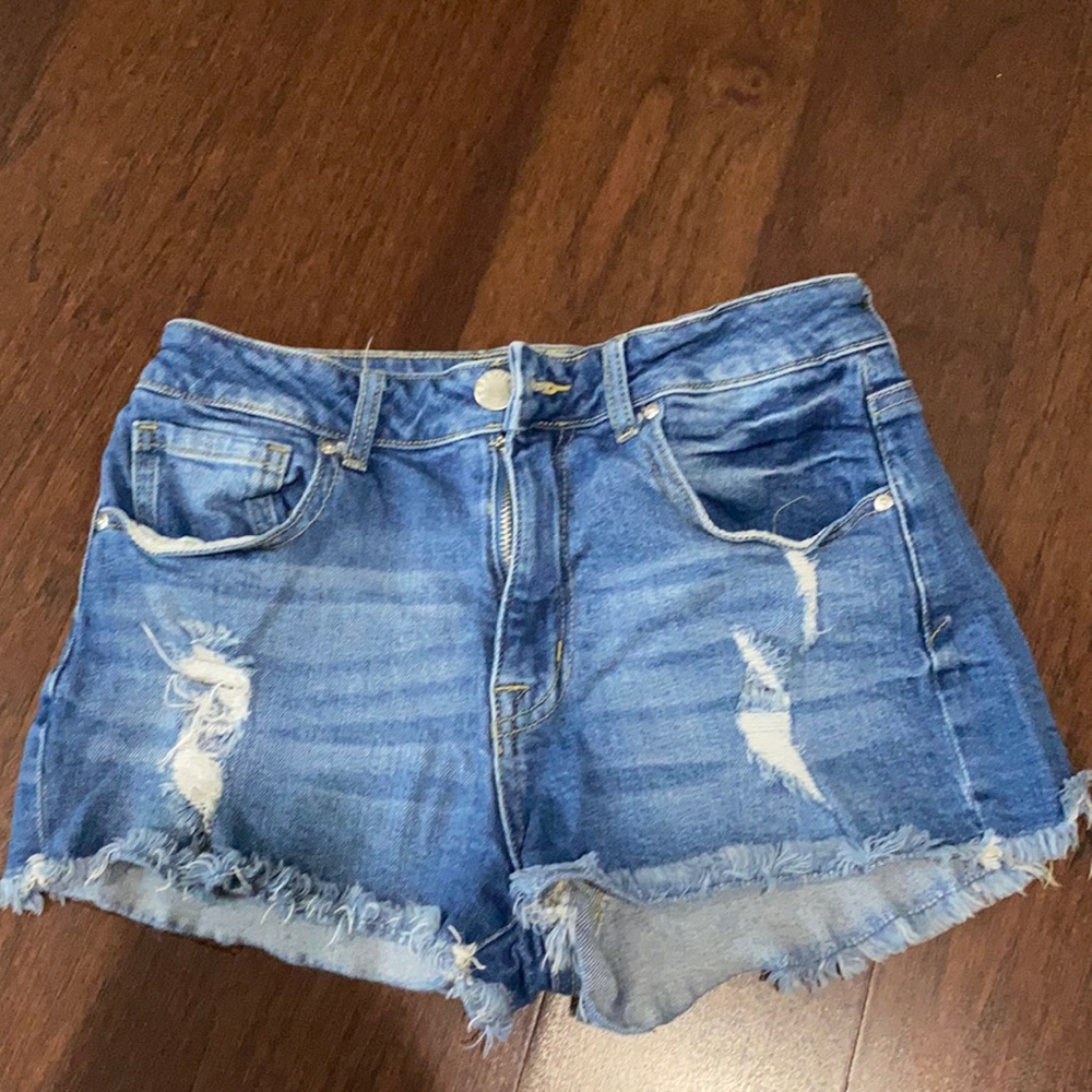 Jean shorts size US 28